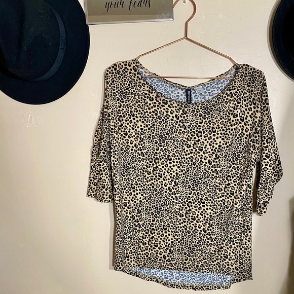 H&M leopard top - Picture 3 of 11